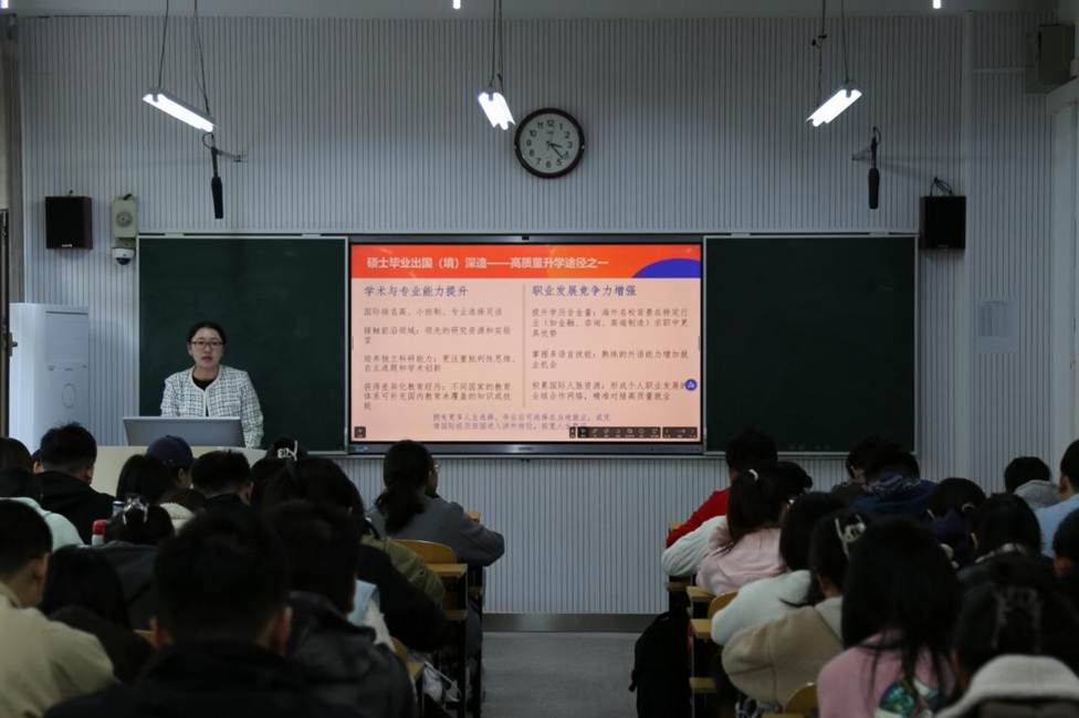 6b2cfb587a52759817c64f5b9b2b2086